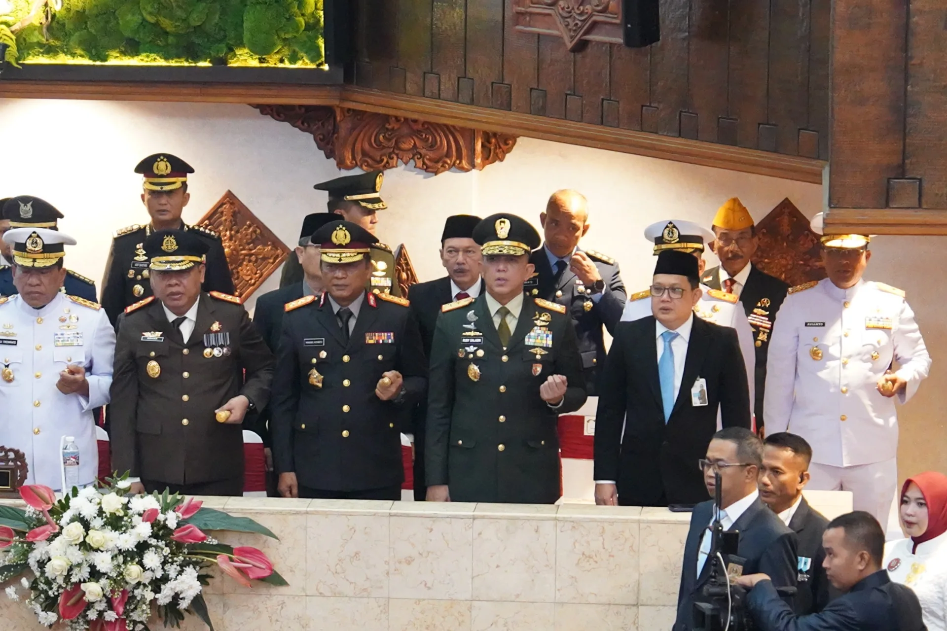 Pangdam V/Brawijaya Hadiri Rapat Paripurna Istimewa HUT ke-81 Kemerdekaan RI di DPRD Jawa Timur