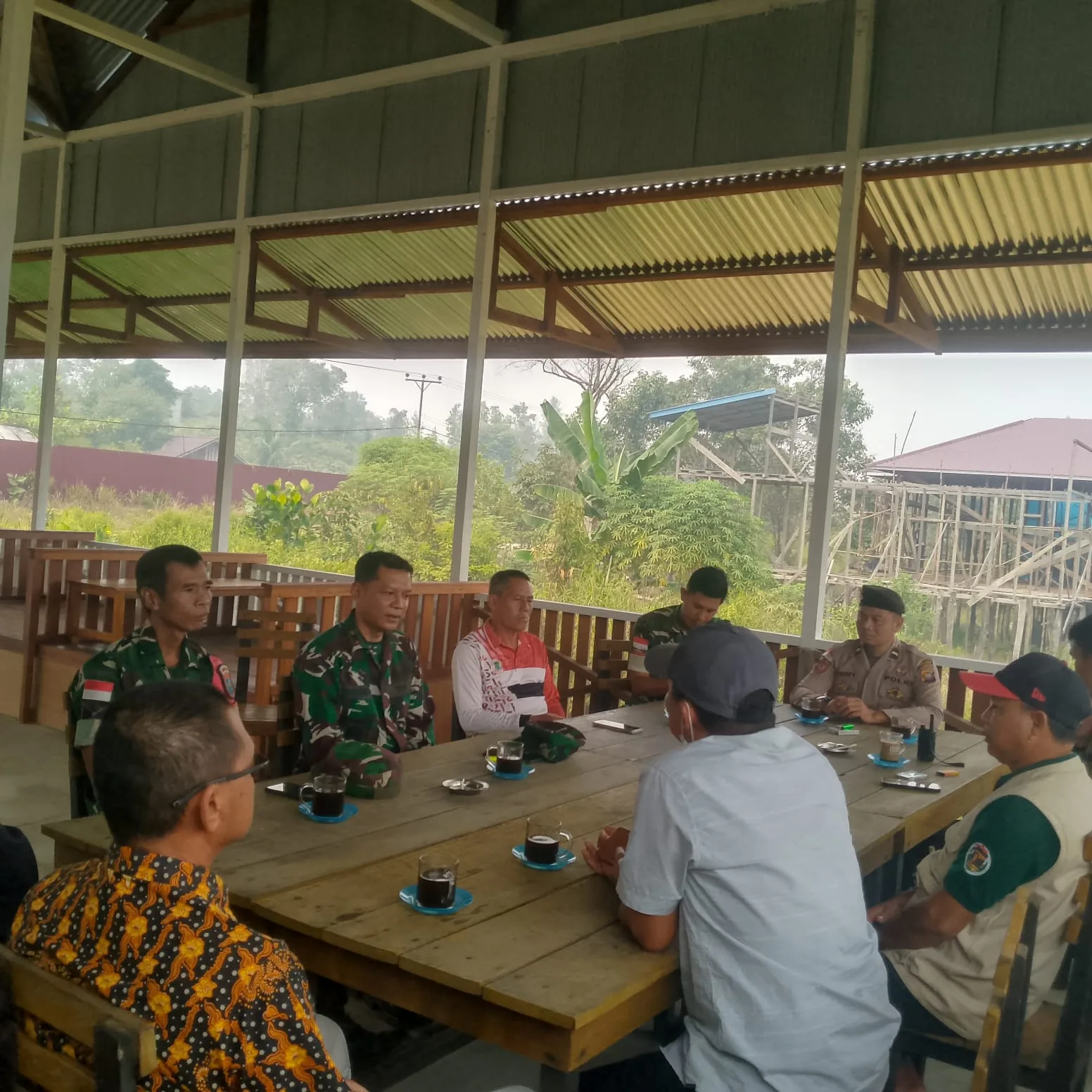 Cegah Karhutla di Kapuas Hulu, Koramil 1206-15/Suhaid Ingatkan Bahaya Sepele Puntung Rokok
