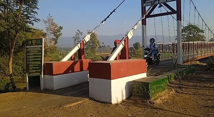 Jembatan Perintis Garuda Merah Putih Kebonagung: Ruang Baru yang Warnai Suasana Keceriaan Warga
