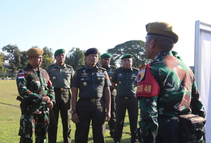 Batalyon-Arhanud-8MBC-menerima-Kunjungan-Tim-Riksiapops-Mabes-TNI